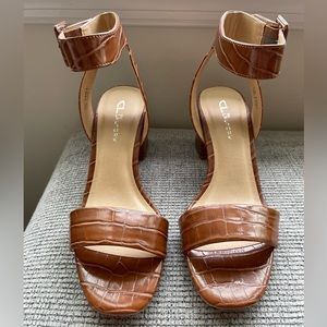 New with tags CL by Laundry Beach Side heeled sandal size 9.5